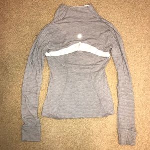 Lululemon define size 4